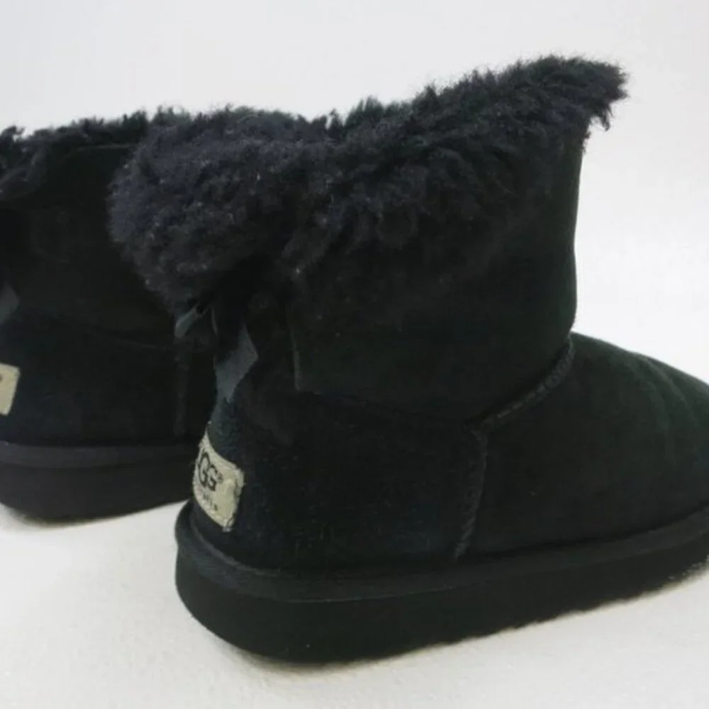 UGG Little Kids' Mini Bailey Bow Insulated Winter Boots Footwear Shoes sz 2